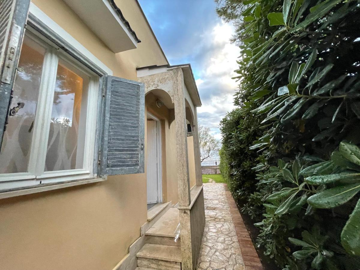 Villa Paonessa Lido Di Fondi Esterno foto